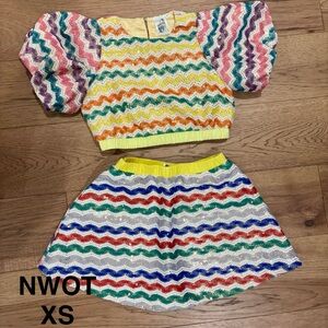 NWOT Queen of Sparkles Crochet set!